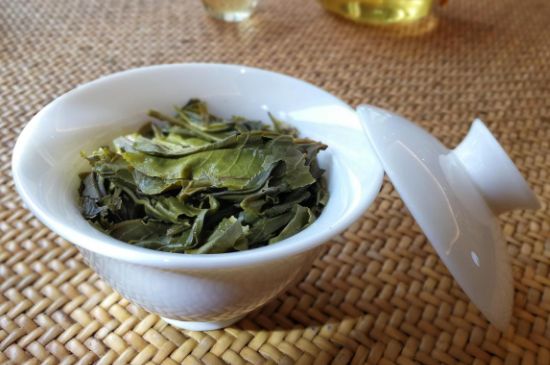 干吃茶葉致癌嗎，長期吃干茶葉的危害