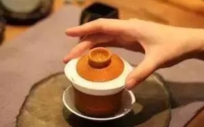 三才蓋碗的正確拿法，三才蓋碗抓碗法圖解
