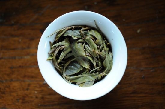 干吃茶葉致癌嗎，長期吃干茶葉的危害