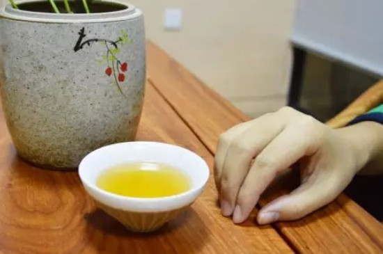 女人喝茶要行扣茶禮嗎，叩茶禮女士能用嗎？