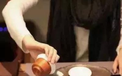三才蓋碗的正確拿法，三才蓋碗抓碗法圖解