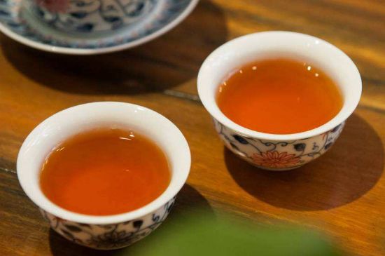 紅茶加蜂蜜的危害，蜂蜜泡茶葉的副作用