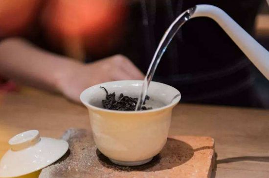 牛欄坑肉桂需不需要洗茶，武夷巖茶肉桂需要洗茶嗎？