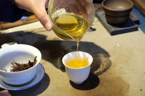 正常下一斤茶葉能喝多久，一個(gè)人一般一個(gè)月喝多少茶葉