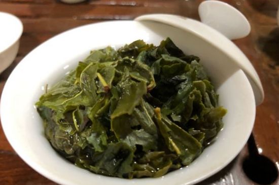香精茶喝多了會怎么樣，茶葉加香精有什么害處？