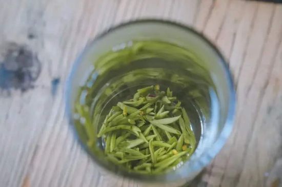 泡好的茶水放冰箱能保存多久，泡好的茶冷藏放多久？