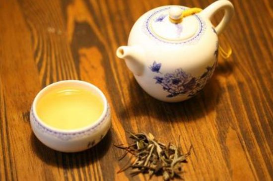 什么茶葉容易放香精，香精茶有什么危害？
