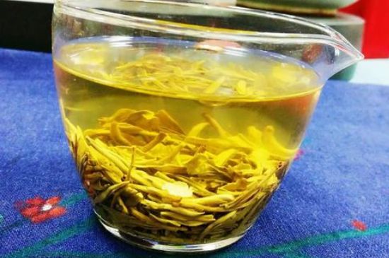 老茶和新茶哪個好，老茶好喝還是新茶好喝