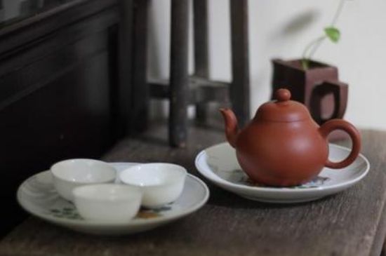 本山綠泥壺適合沖泡什么茶，紫砂壺本山綠最適合什么茶？
