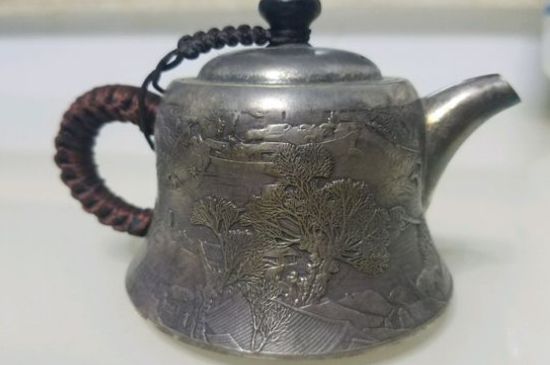 銀壺泡茶后為什么會(huì)變黑，銀壺內(nèi)膽發(fā)黑怎么辦