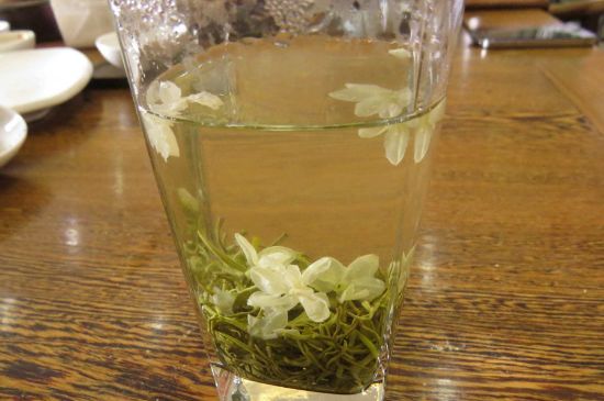 茉莉茶葉的功效與禁忌，什么人不適合喝茉莉花茶？