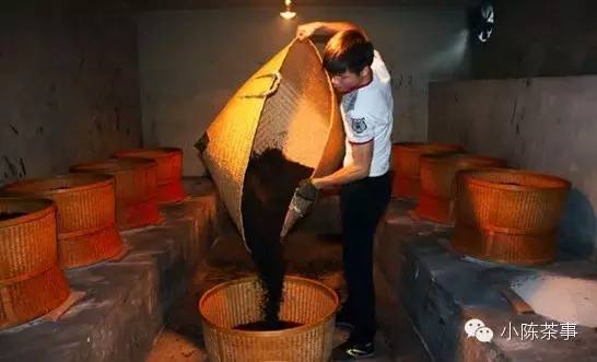 怎樣炭焙巖茶？揭秘武夷巖茶的炭焙技藝