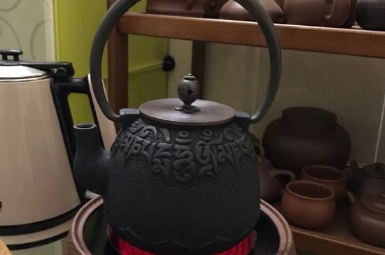 鐵壺生銹燒的水有害嗎，鐵壺內(nèi)壁生銹怎么辦