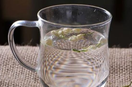 茉莉泡水禁忌，茉莉干花泡水的功效與禁忌