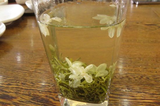 茉莉龍珠可以和什么一起泡茶，茉莉龍珠茶能加蜂蜜嗎？
