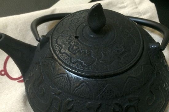 鑄鐵壺開壺方法，鑄鐵茶壺怎么開壺方法
