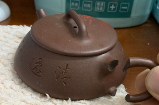 新買的紫砂壺為什么會(huì)裂，真的紫砂壺是不是很容易開裂？