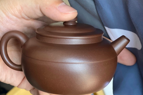 新買的紫砂壺為什么會(huì)裂，真的紫砂壺是不是很容易開裂？