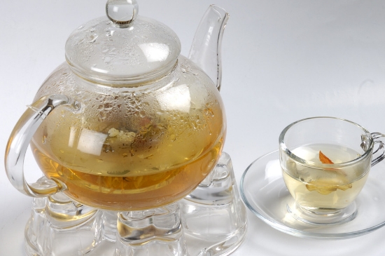 經(jīng)常菊花泡水好嗎，喝菊花茶有什么好處？