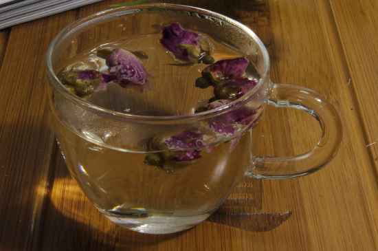 玫瑰花和茉莉茶一起泡有什么作用，玫瑰茉莉花茶的功效