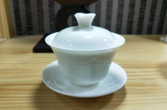 常見的七大材質(zhì)的茶具優(yōu)缺點，用什么材質(zhì)的茶具泡茶最好？