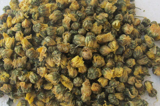 菊花茶大朵小朵有什么區(qū)別，菊花喝大朵還是小朵？