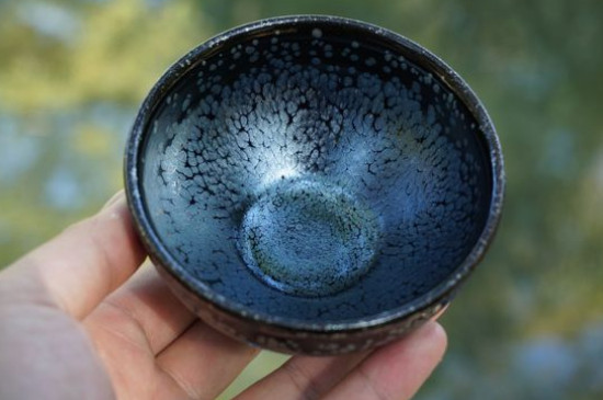 怎么鑒別建盞化學(xué)釉，真假建盞的對(duì)比與辨別
