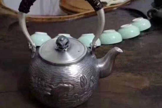 常見的七大材質(zhì)的茶具優(yōu)缺點，用什么材質(zhì)的茶具泡茶最好？