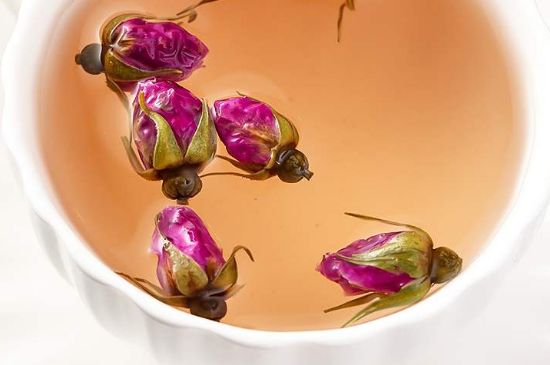 玫瑰花泡茶祛斑要多久見效，喝玫瑰花茶多久能祛斑？