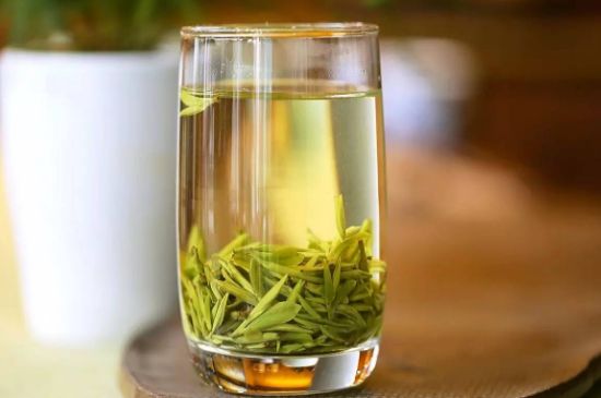 雀舌和竹葉青的區(qū)別，雀舌對(duì)比竹葉青圖片