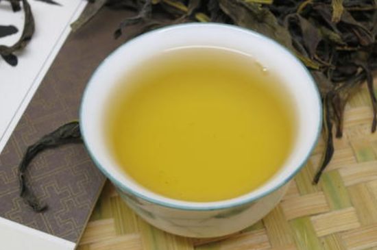 烏崠鴨屎香屬于哪類茶，鳳凰鴨屎香是紅茶還是綠茶？