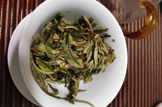 7年壽眉和2年白牡丹哪個好，老白茶壽眉與白牡丹的口感區(qū)別