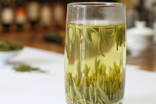 竹葉青茶泡不立起來怎么回事，竹葉青茶怎么泡立起來