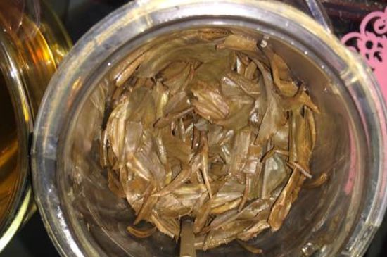 金駿眉有幾個(gè)品種分哪幾個(gè)級(jí)別？按茶樹(shù)劃分5個(gè)等級(jí)！