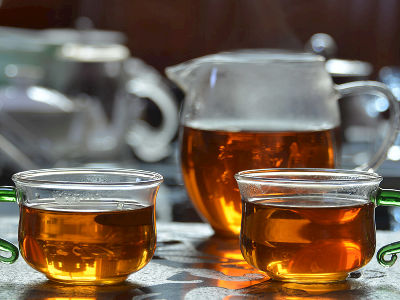 紅茶和綠茶的區(qū)別，常喝紅茶好還是綠茶好？