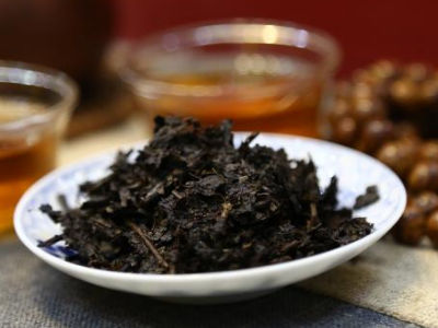 黑茶的功效與作用，長(zhǎng)期喝黑茶有什么功效？