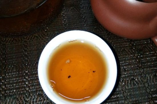 黑茶排濕毒的身體表現(xiàn)，喝黑茶排毒反應(yīng)癥狀