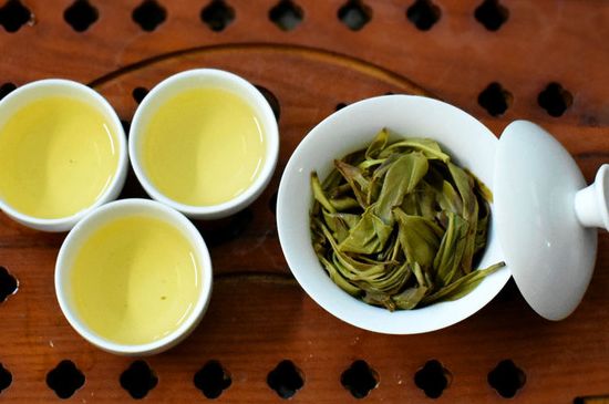 烏崠鴨屎香屬于哪類茶，鳳凰鴨屎香是紅茶還是綠茶？