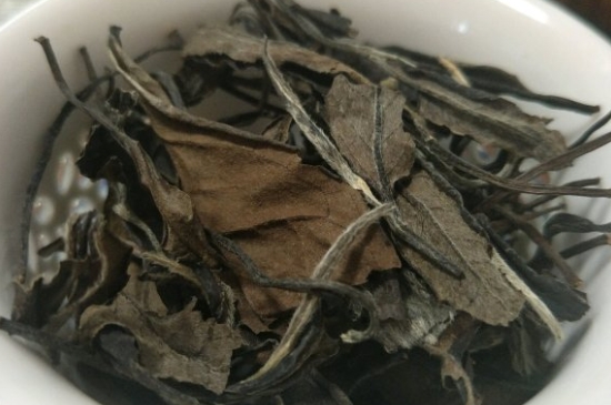 福鼎白茶貢眉和壽眉的區(qū)別，壽眉與貢眉有什么區(qū)別