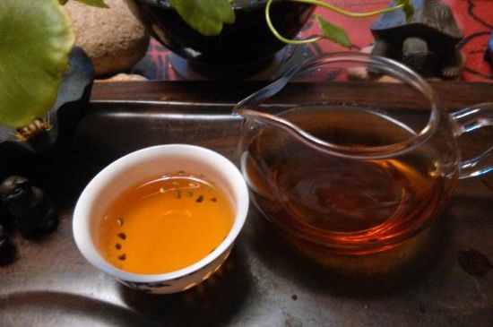 正山小種對(duì)胃好嗎，正山小種養(yǎng)胃還是傷胃