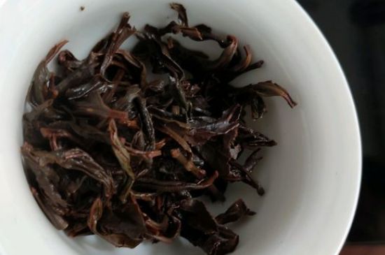 正山小種喝起來苦澀有點(diǎn)酸對嗎，正山小種發(fā)酸有害嗎