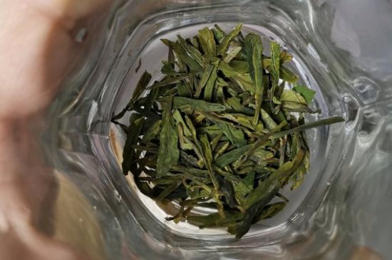 龍井茶放二年了能喝嗎，過期龍井茶的妙用！