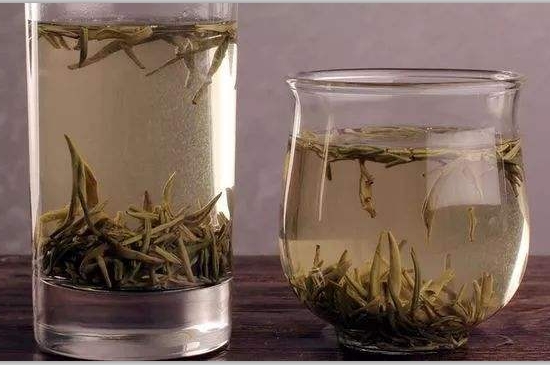 西湖龍井茶毫和發(fā)霉區(qū)別圖片，長(zhǎng)霉的龍井茶葉會(huì)是什么樣？