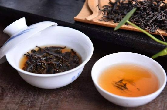 茯磚茶與普洱茶哪個好，茯茶和普洱茶口味區(qū)別