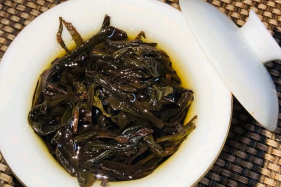 長(zhǎng)期喝巖茶會(huì)上火嗎？巖茶這樣喝了容易上火！