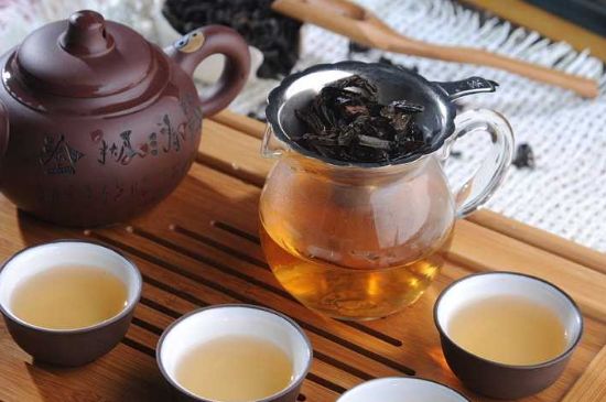 母樹(shù)大紅袍給誰(shuí)喝了，為什么母樹(shù)大紅袍叫三棵六株？