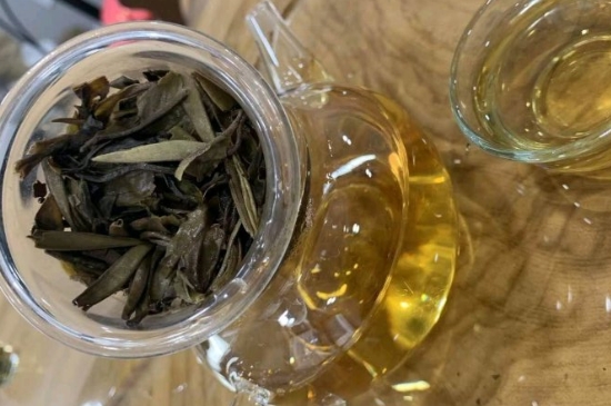 白茶三年為藥七年為寶的原理，為什么說一年茶三年藥七年寶？