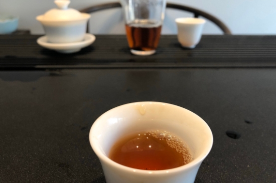 為什么喝巖茶會(huì)上火，巖茶喝多上火怎么辦？