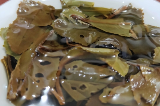 白茶三年為藥七年為寶的原理，為什么說一年茶三年藥七年寶？