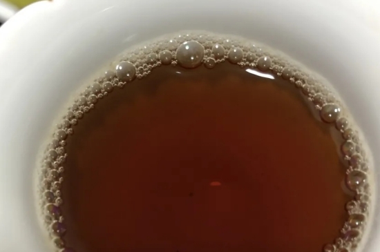 老白茶上火還是去火？夏季喝煮的老白茶會(huì)容易上火！